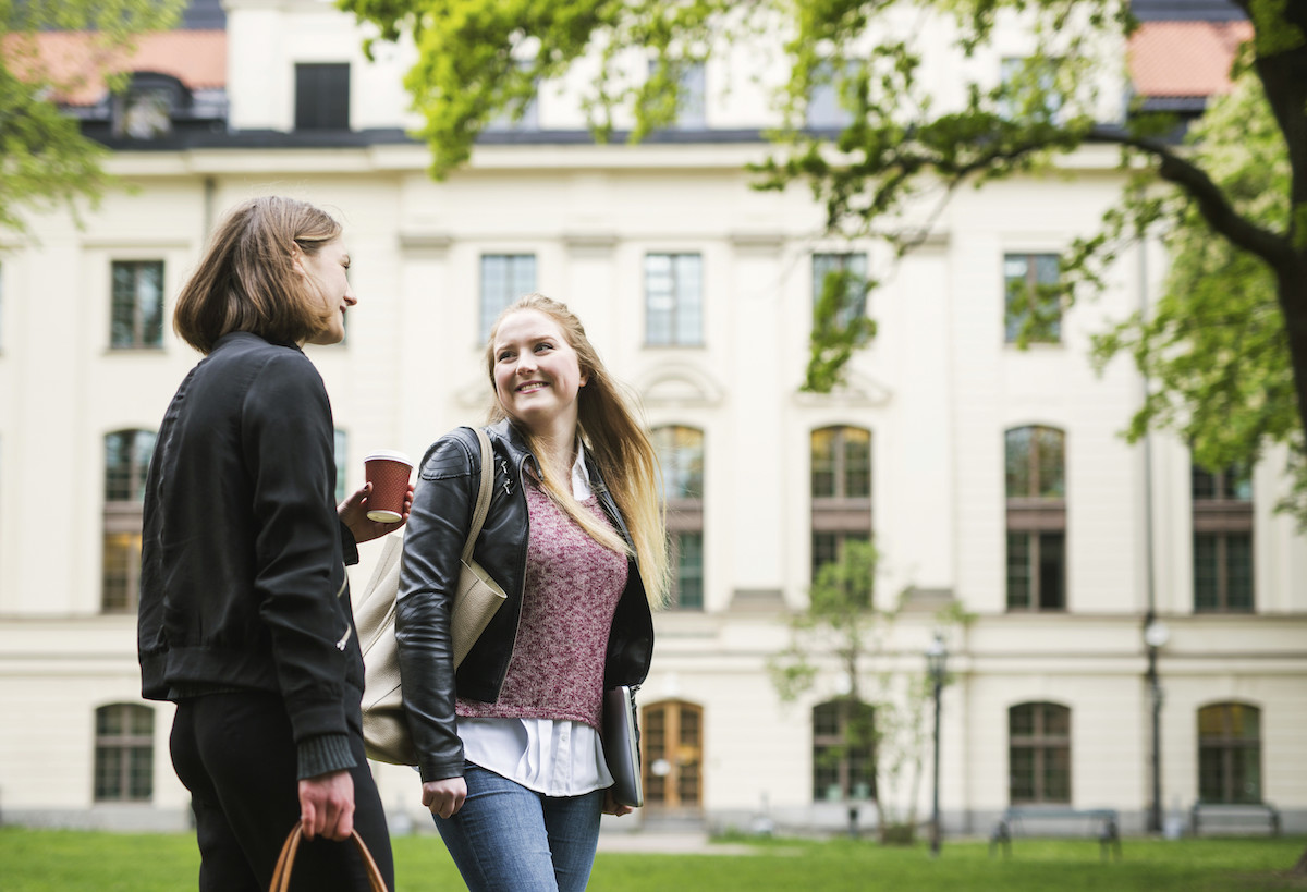 Interested in Science and the Humanities? 3 Interdisciplinary Hooks that Will Make You Stand Out to Top Colleges