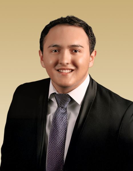 Headshot photo of Giovanni.