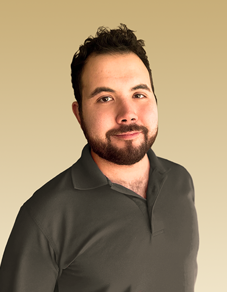 Headshot photo of Ian.