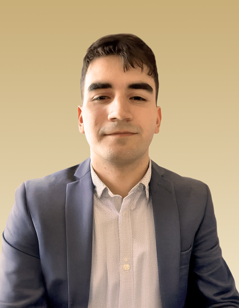 Headshot photo of Ibrahim.