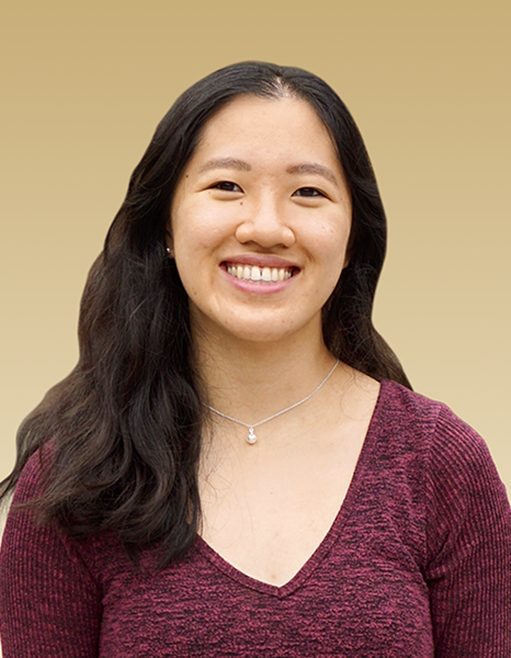 Headshot photo of Kelly.
