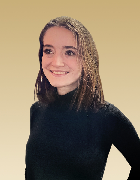 Headshot photo of Lauren.
